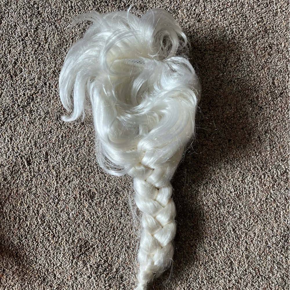 Elsa wig